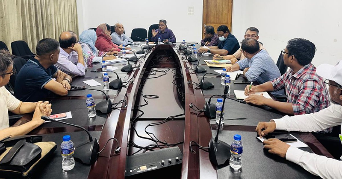 ডাকসু নির্বাচন নিয়ে অংশীজনদের সুপারিশ পর্যালোচনায় রিটার্নিং কর্মকর্তারা