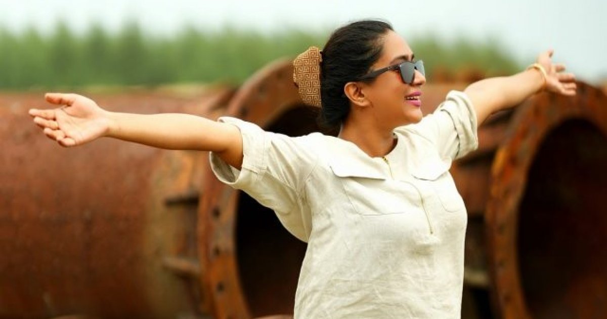 অনুদান কমিটি থেকে মমর অব্যাহতি!