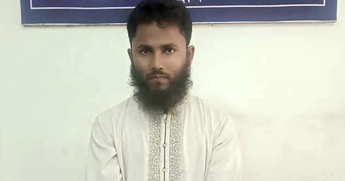 চট্টগ্রামে ইয়াবাসহ শিক্ষক আটক
