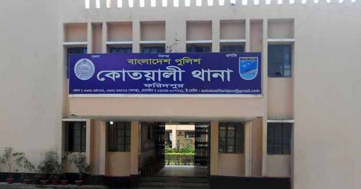 সাবেক এমপি এ কে আজাদের বাড়িতে গিয়ে হুমকি: বিএনপির ১৬ নেতার বিরুদ্ধে মামলা