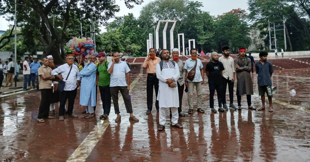 কাকরাইলে পুলিশের বাধার পর শহীদ মিনারে বিডিআর সদস্যরা