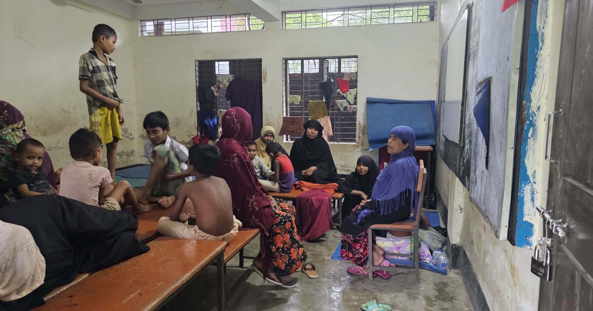 বর্ষা এলেই দুর্ভোগ বাড়ে পাহাড়ের বাসিন্দাদের