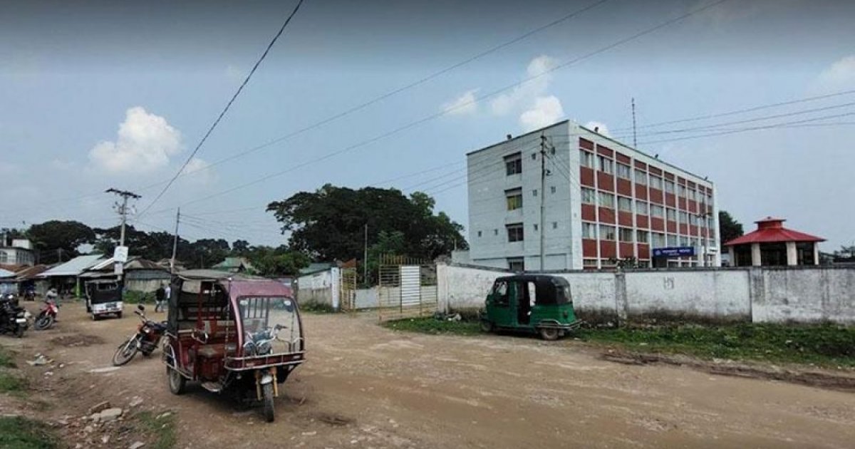 ট্রাক-অটোরিকশার সংঘর্ষে চালকসহ নিহত ২