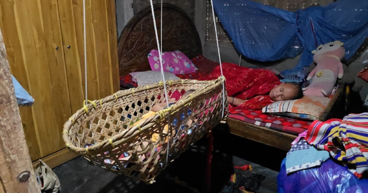 ক্যানসারে আক্রান্ত ফুটবলার ঋতুপর্ণার মা, টাকার অভাবে থমকে আছে চিকিৎসা