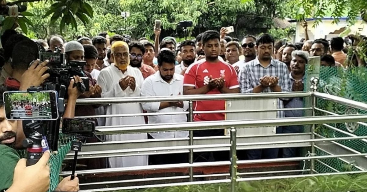 আবরার ফাহাদের কবর জিয়ারত করলেন এনসিপির নেতারা