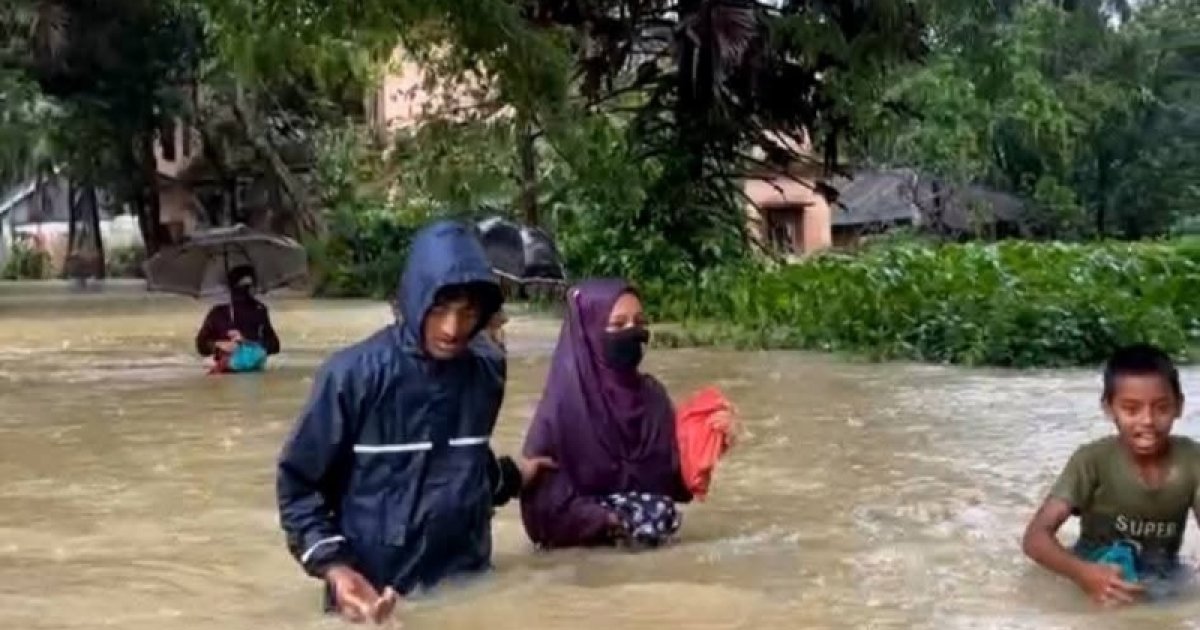 ফেনীতে বন্যা নিয়ন্ত্রণ বাঁধের ১৪ স্থানে ভাঙন, প্লাবিত ৩০ গ্রাম