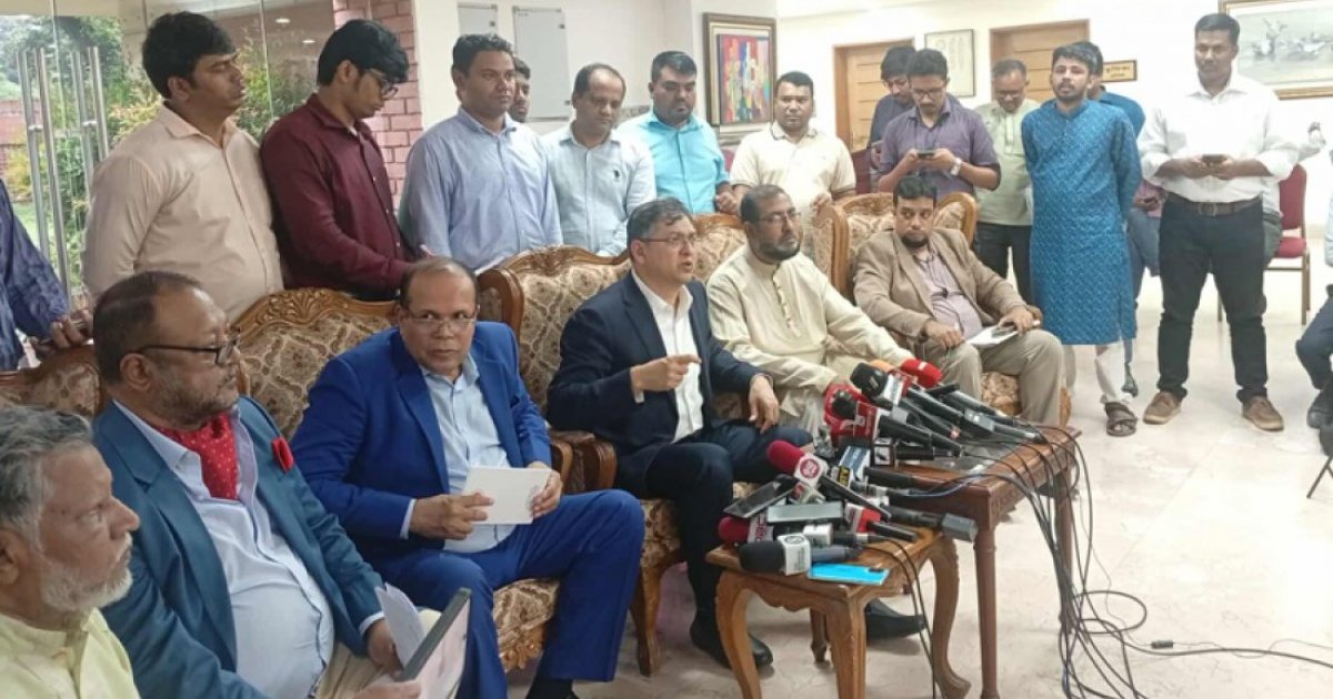 বৈঠক শেষে ব্রিফিংয়ের প্রতিযোগিতা, অসন্তোষ সালাহ উদ্দিনের