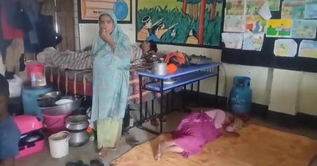 আশ্রয়কেন্দ্রে দুর্ভোগে ফেনীর বন্যাদুর্গতরা