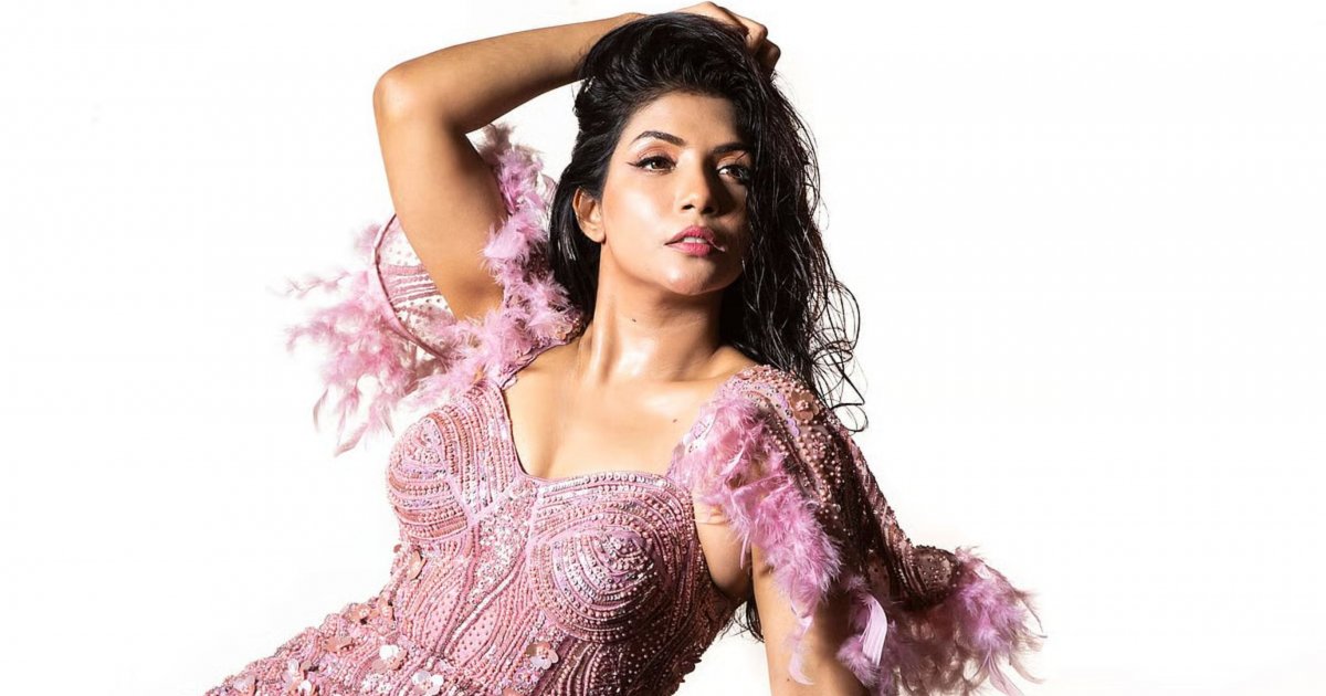 নওশাবার অভিষেক…