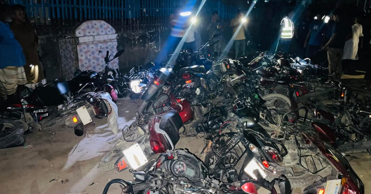 খানসামায় বিএনপির দুই গ্রুপে সংঘর্ষ, আহত ২০