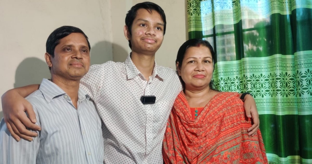 এসএসসিতে ১৩০০ নম্বরের মধ্যে ১২৮৫ পেয়েছে চট্টগ্রামের নিবিড় কর্মকার