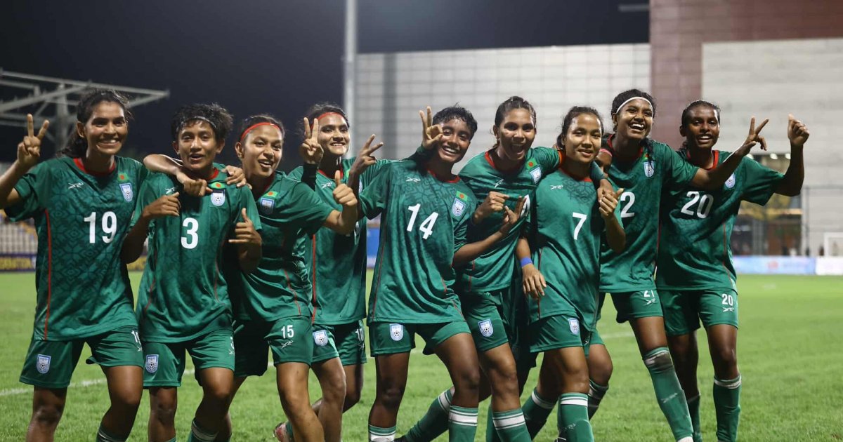 দুই লাল কার্ড ও ৫ গোলের রোমাঞ্চকর ম্যাচে বাংলাদেশের দারুণ জয়