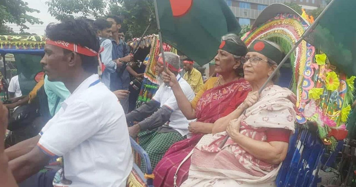 জুলাই কন্যাদের রিকশা র্যালি