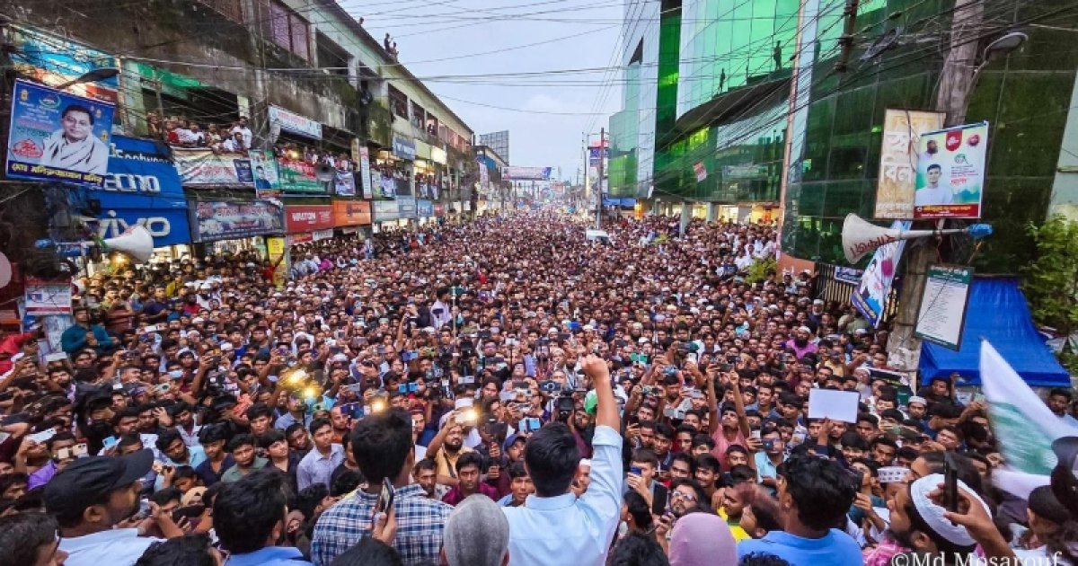 বরগুনায় এনসিপির সমাবেশে মানুষের ঢল