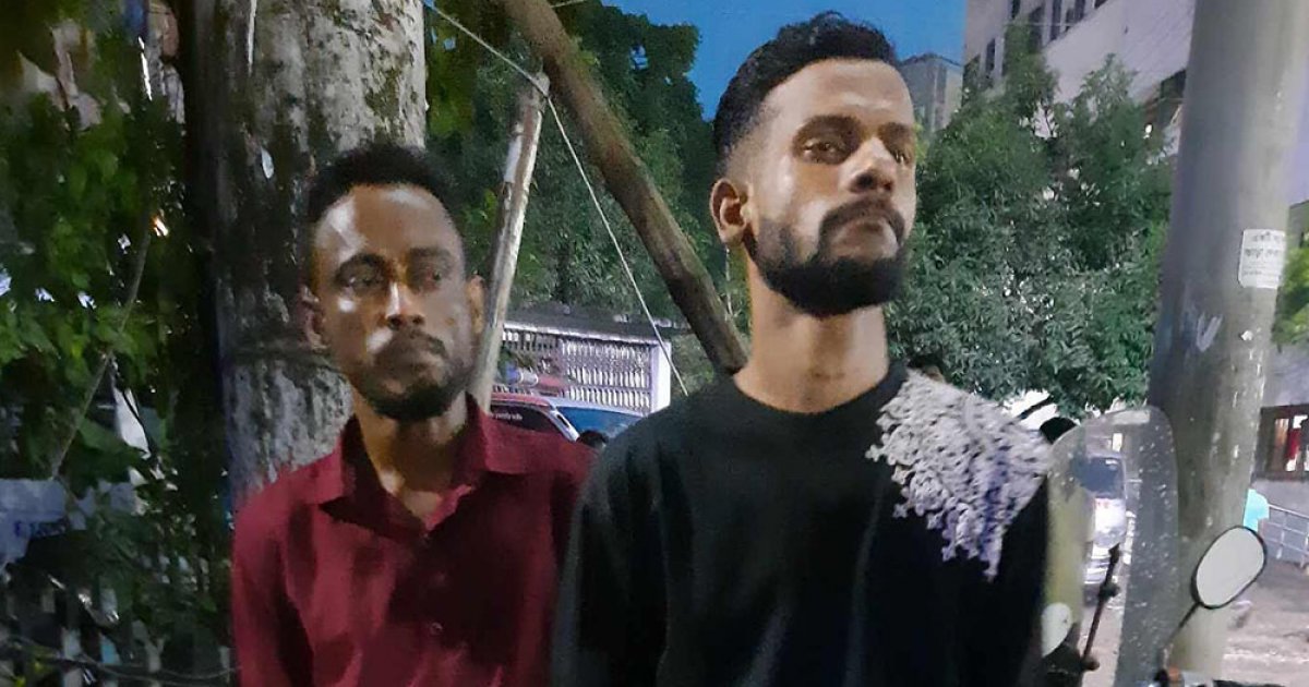 রোগী বাগিয়ে নেওয়ার সময় ঢাকা মেডিক্যাল থেকে ২ দালাল আটক