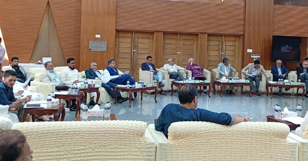 রাজনৈতিক দলগুলোর সঙ্গে দ্বিতীয় ধাপের ১৪ম দিনের বৈঠকে ঐকমত্য কমিশন