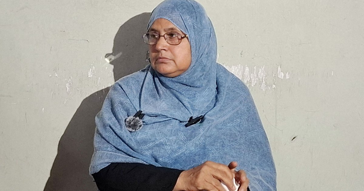 বৃদ্ধা মাকে জীবনের হুমকি বলছেন একমাত্র ছেলে, ঢুকতে দিচ্ছেন না বাড়িতে
