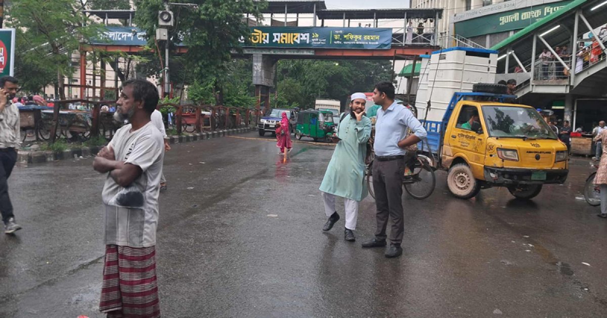 নাহিদের আহ্বানে শাহবাগ ছেড়েছেন এনসিপি নেতাকর্মীরা