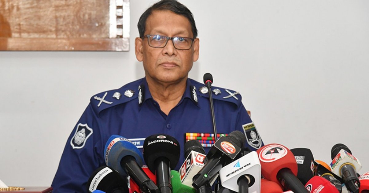 পুলিশ গোপালগঞ্জে প্রাণঘাতী অস্ত্র ব্যবহার করছে না: আইজিপি