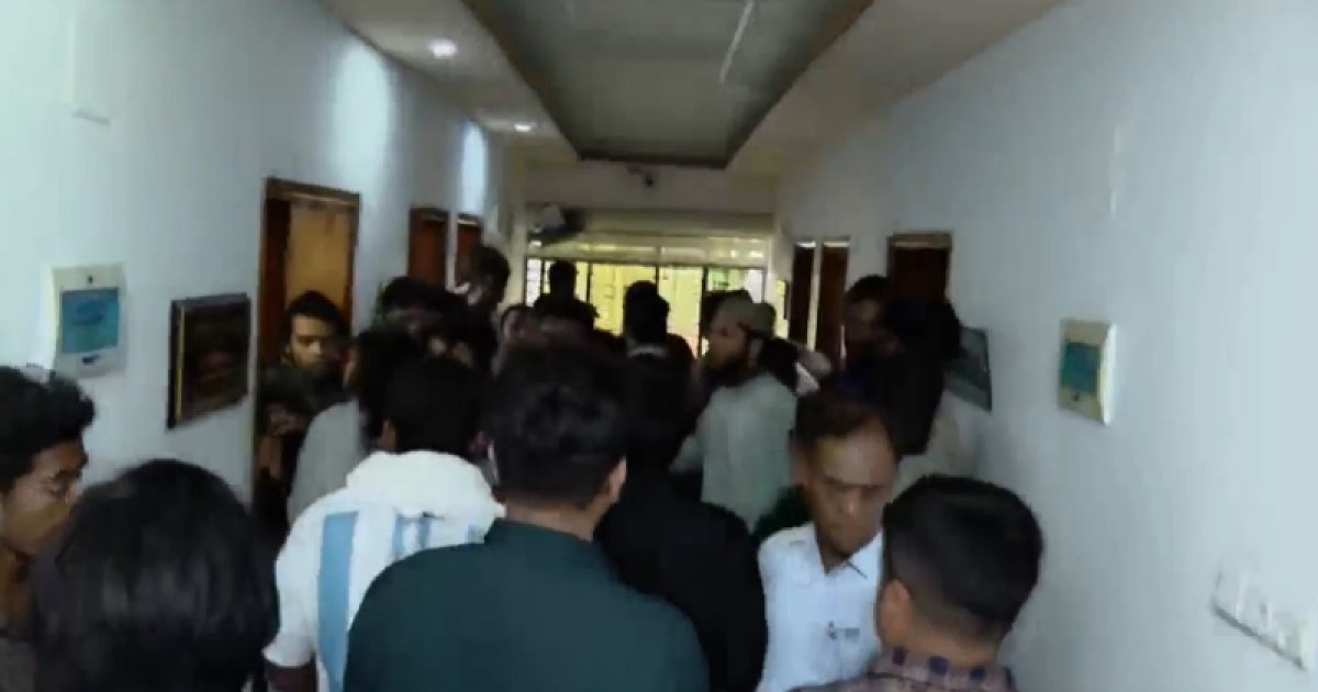 পুলিশ সুপারের কার্যালয়ে ‘আশ্রয় নিয়েছেন’ এনসিপি নেতারা