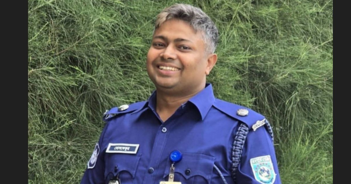 গোপালগঞ্জে এনসিপির ওপর হামলার ঘটনায় ট্রল করে ফেসবুকে পোস্ট, অতিরিক্ত পুলিশ সুপার প্রত্যাহার
