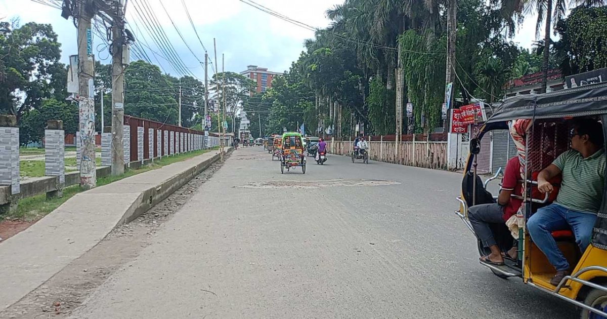 গোপালগঞ্জে রাত ৮টা পর্যন্ত কারফিউ শিথিল