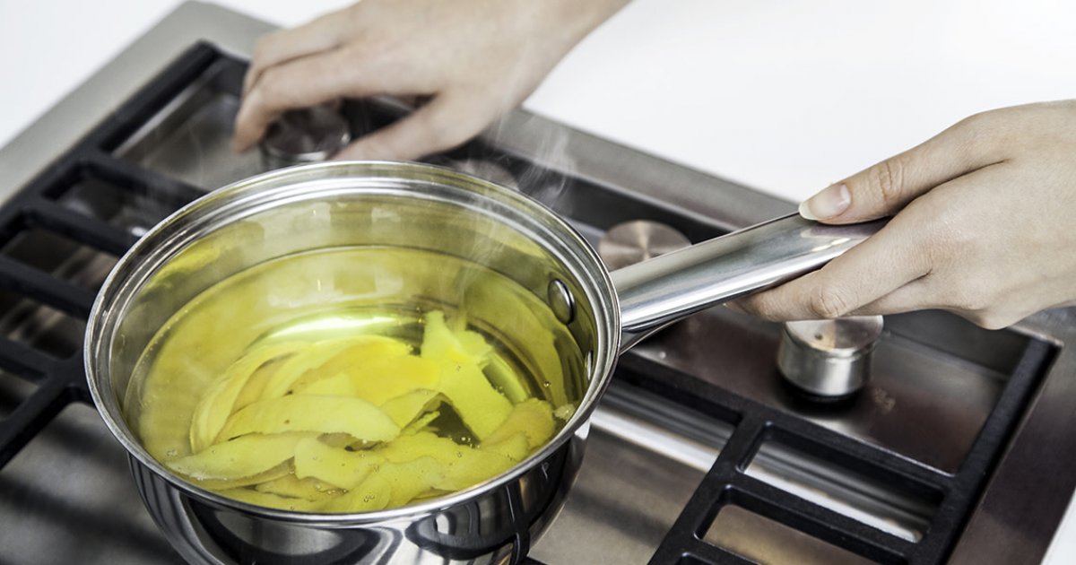 ঘর থেকে পোড়া খাবারের গন্ধ দ্রুত দূর করবেন যেভাবে