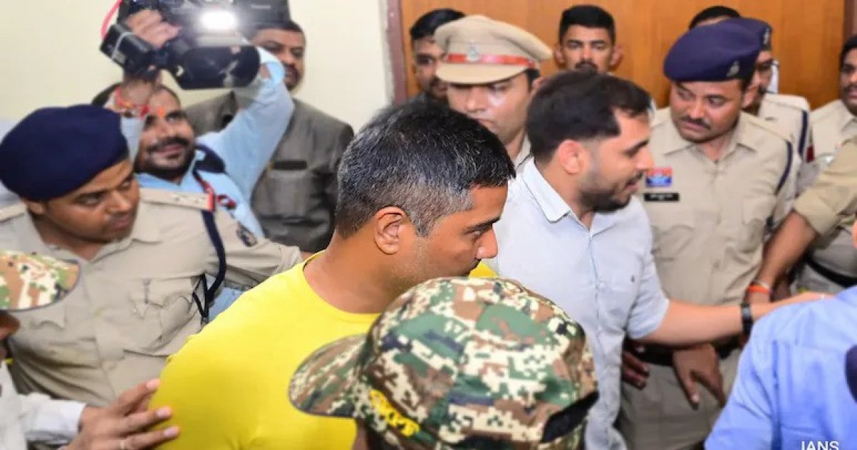 ছত্তিশগড়ে সাবেক মুখ্যমন্ত্রীর ছেলের মদ নিয়ে মহাদুর্নীতি