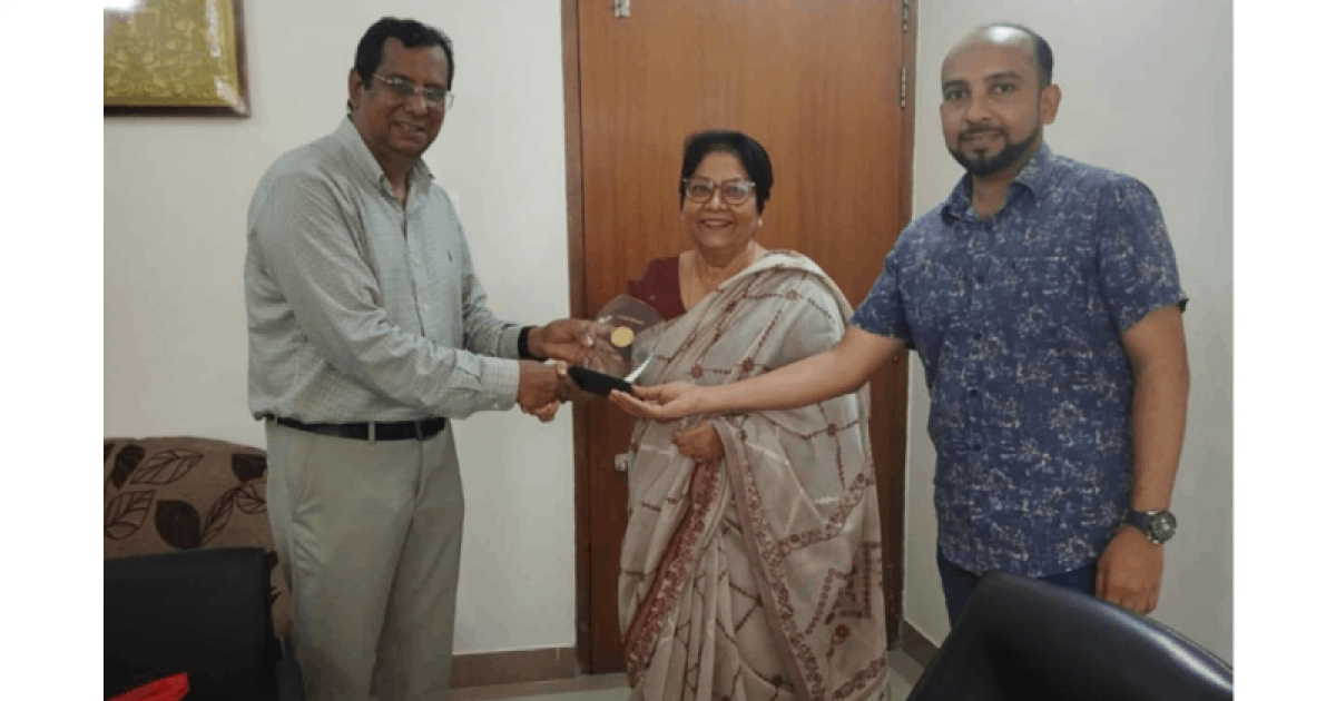 প্রফেসর কাজী কামরুজ্জামান বেস্ট পেডিয়াট্রিক সার্জন গোল্ড মেডেল পেলেন ডা. জাহানারা আলাউদ্দিন