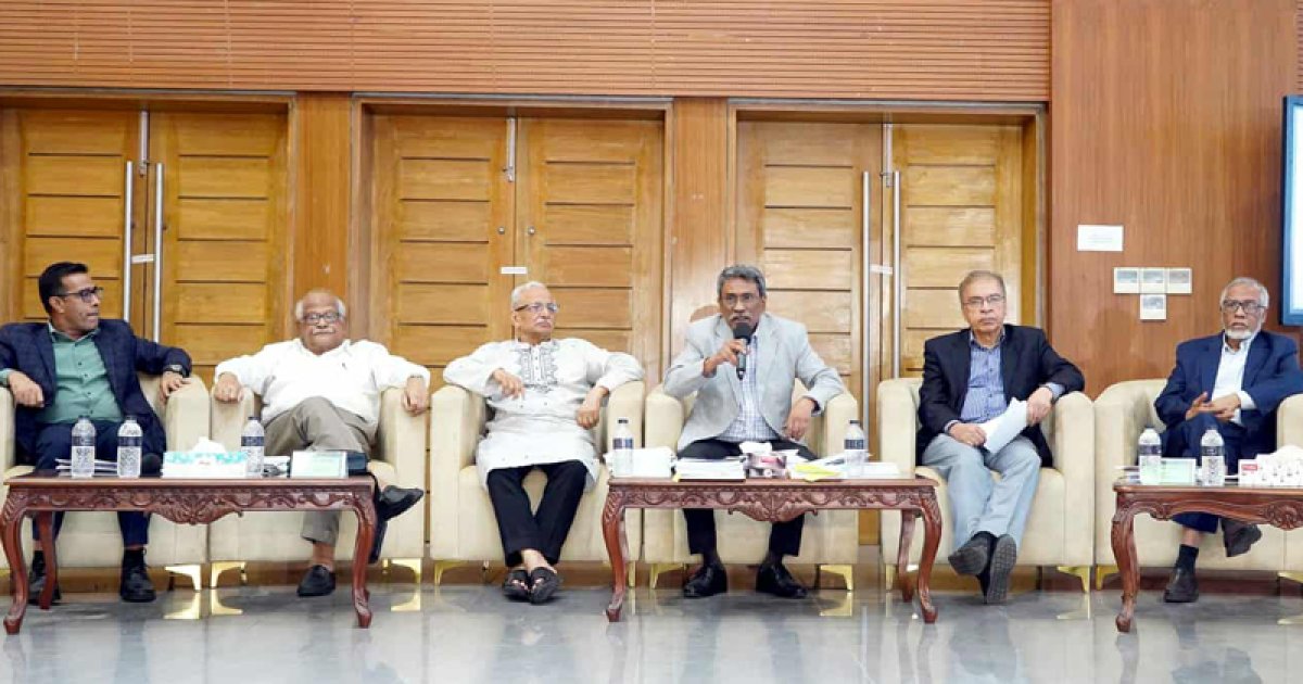 দলগুলোর ওপর কোনও কিছু চাপিয়ে দিচ্ছে না কমিশন: অধ্যাপক আলী রীয়াজ
