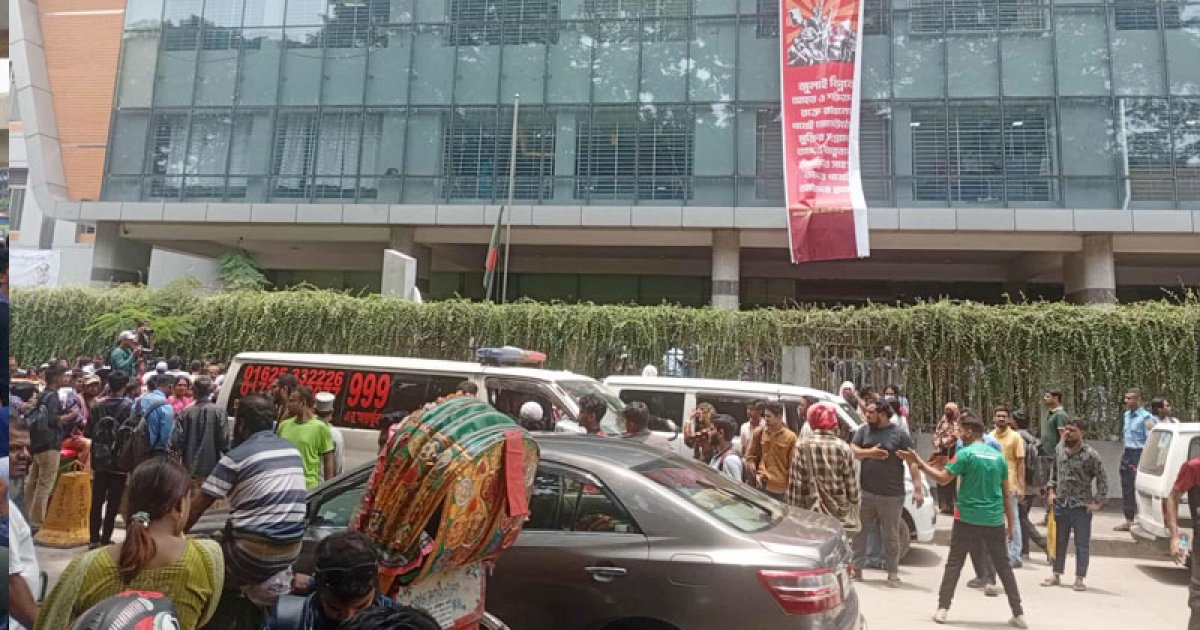 বার্নের সামনে চরম বিশৃঙ্খলা, ক্ষণে ক্ষণে উত্তেজনা