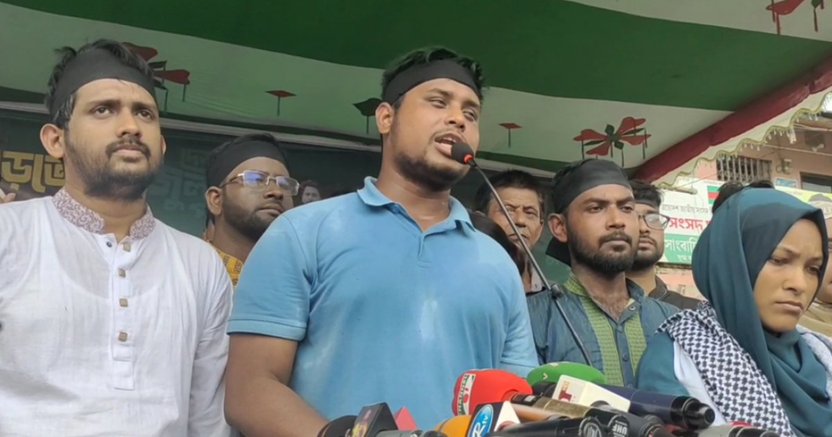 বেতন-ভাতা ফেরত দিয়ে স্বাস্থ্য উপদেষ্টাকে পদত্যাগ করতে হবে: হাসনাত আবদুল্লাহ