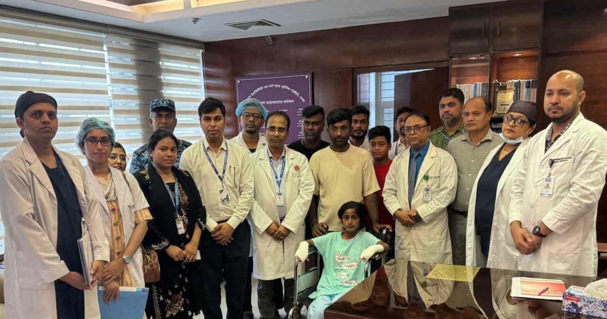 হাসপাতাল ছাড়লো মাইলস্টোনের দুই শিক্ষার্থী