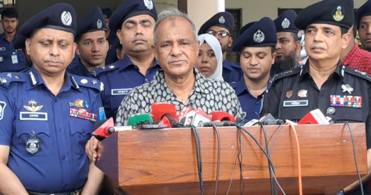 কোনও নিরপরাধ ব্যক্তি যেন শাস্তির আওতায় না আসে: স্বরাষ্ট্র উপদেষ্টা