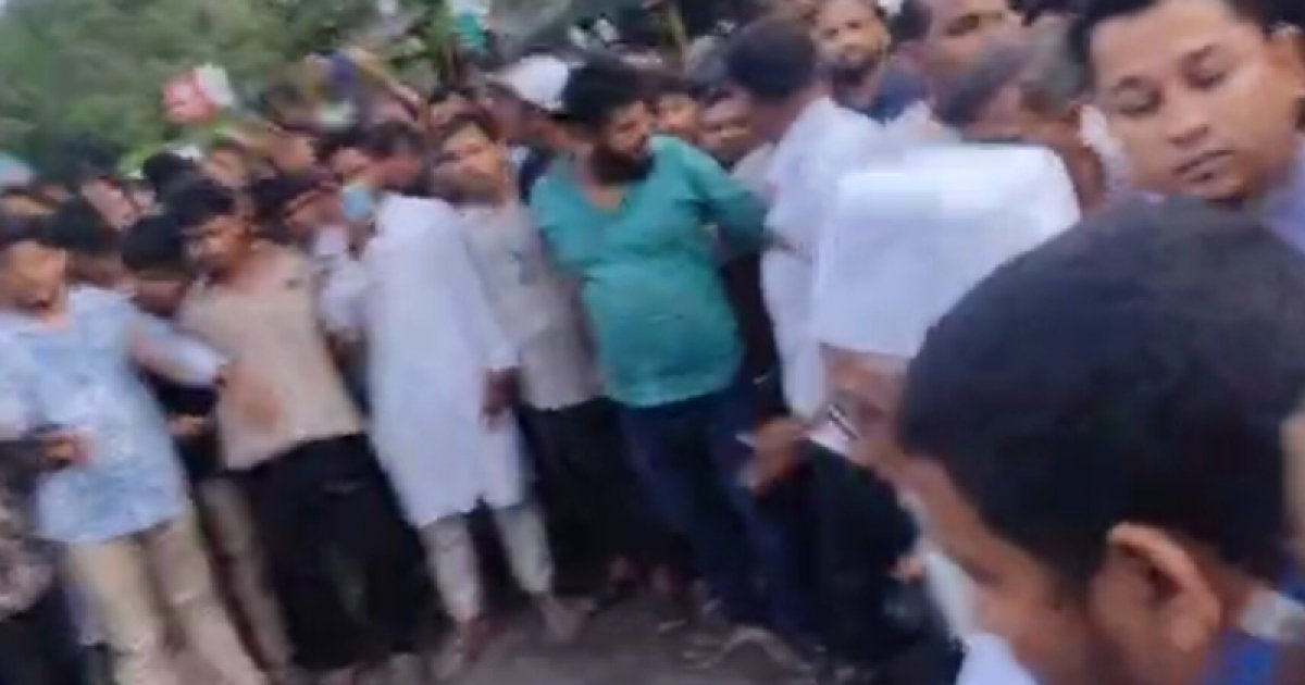 এক মোটরসাইকেলে দুই ভাই ও মামা, ট্রাকচাপায় প্রাণ গেলো সবার