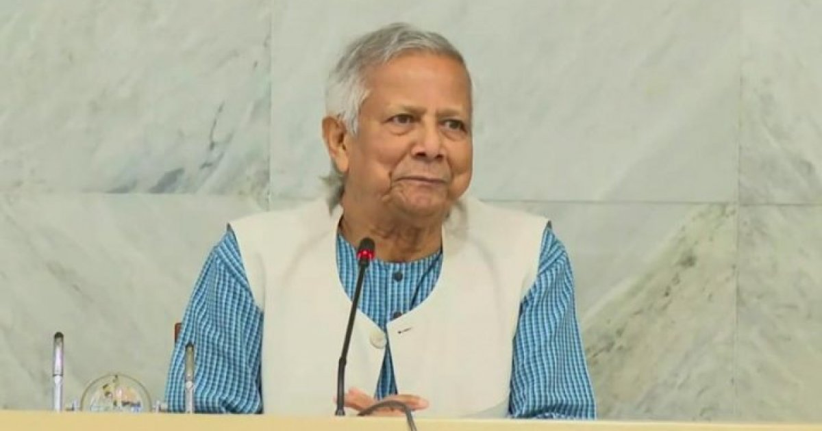 বিমান দুর্ঘটনায় আহতদের খোঁজ নিতে বার্ন ইনস্টিটিউটে প্রধান উপদেষ্টা