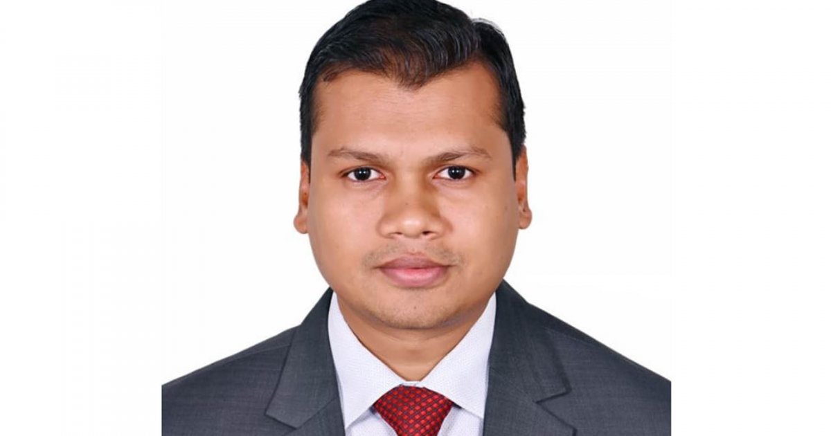 চার দফতরে চাপের মাঝেও সেবা দিচ্ছেন ইউএনও