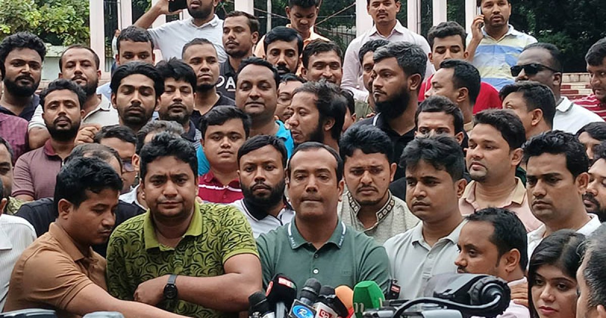 একই দিনে শহীদ মিনারে সমাবেশ করতে চায় এনসিপি ও ছাত্রদল