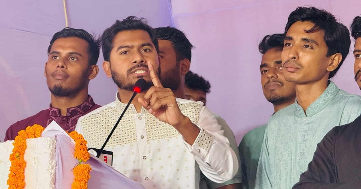 ছাত্র সংসদ না থাকলে রাজনীতি পেশিশক্তির হাতে চলে যাবে: নূর