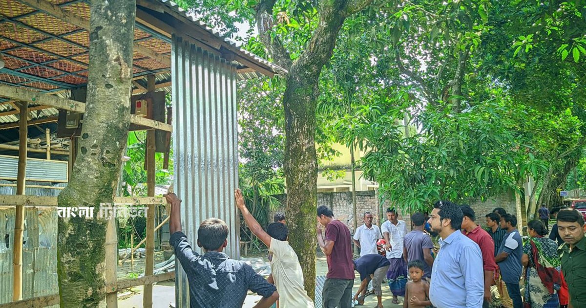 রংপুরে হামলার শিকার পরিবারগুলো বাড়ি ফিরছে, প্রশাসনের উদ্যোগে ঘর মেরামত