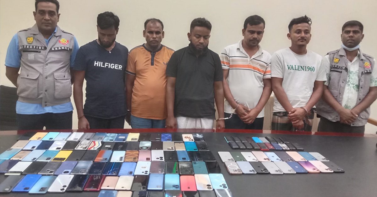 ১২৩টি চোরাই মোবাইল উদ্ধারসহ গ্রেফতার পাঁচ জন