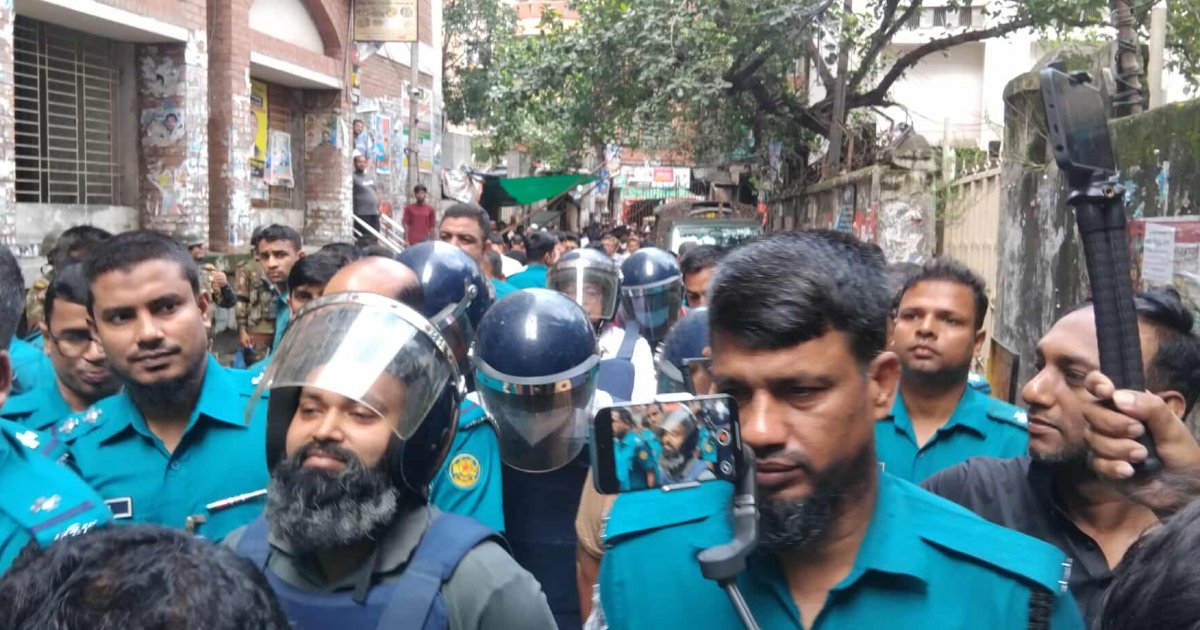 রিমান্ড চায় থানা পুলিশ, আসামি যায় ডিবিতে: সোলায়মান সেলিমের আইনজীবী