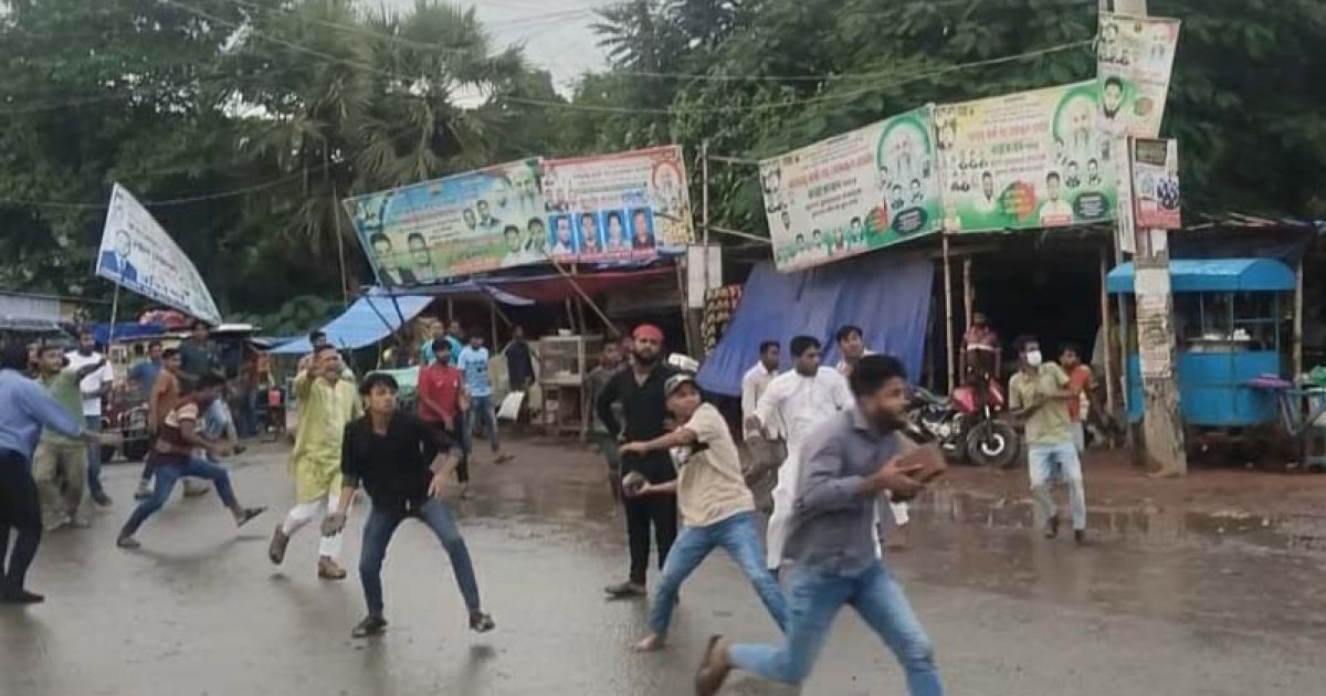 কুমিল্লায় উপদেষ্টা আসিফ সমর্থকদের সঙ্গে বিএনপি নেতাকর্মীদের ধাওয়া-পাল্টা ধাওয়া