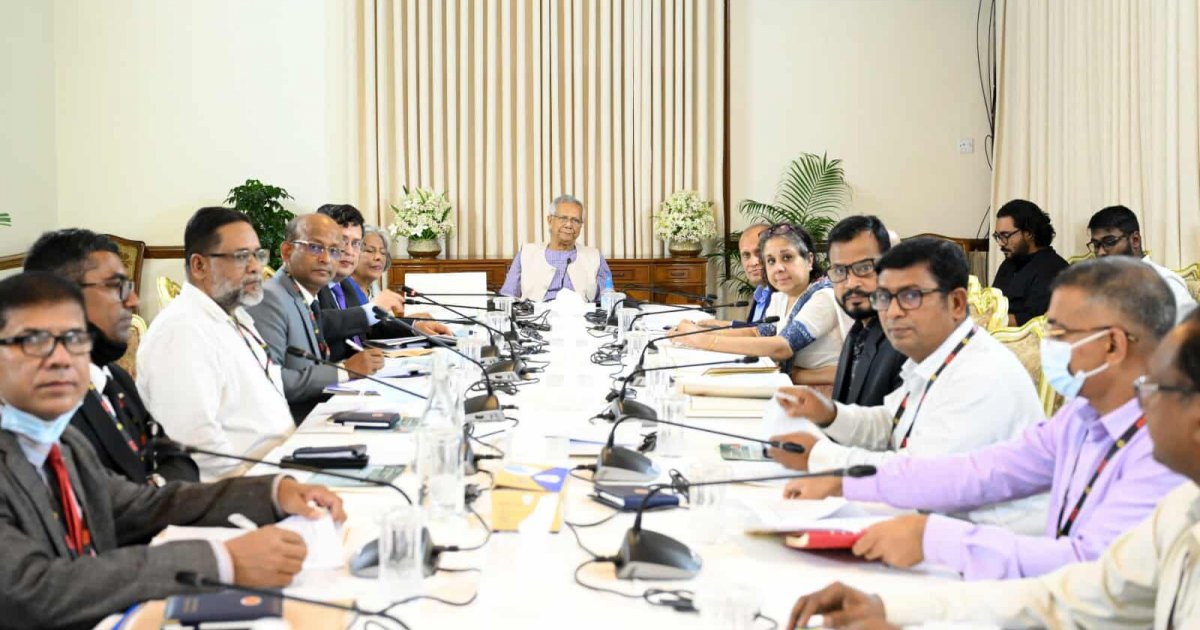 সমাজসেবা মন্ত্রণালয়কে প্রতারণা রোধের ব্যবস্থা গড়ে তোলার আহ্বান প্রধান উপদেষ্টার