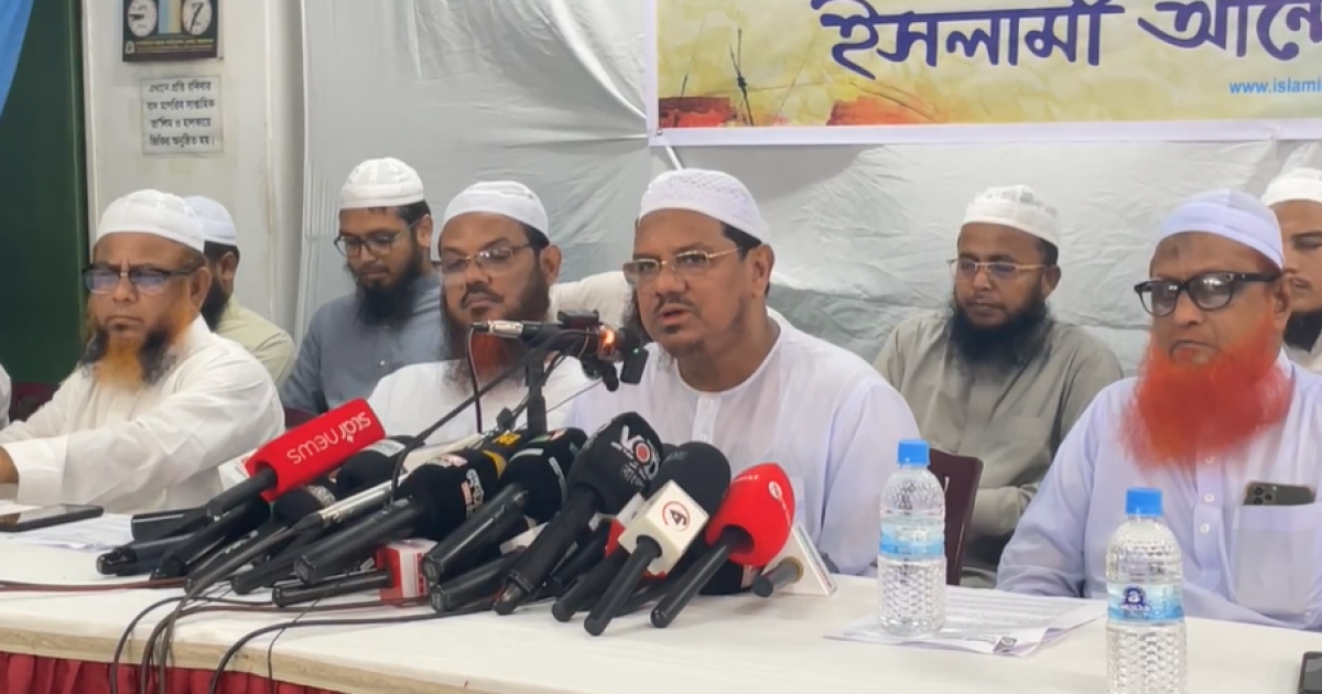 প্রধান উপদেষ্টার ইচ্ছাকে চরমোনাই পীরের সাধুবাদ