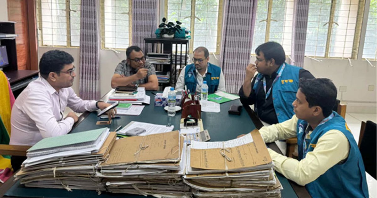 কমলাপুর রেলস্টেশনে দুদকের অভিযান