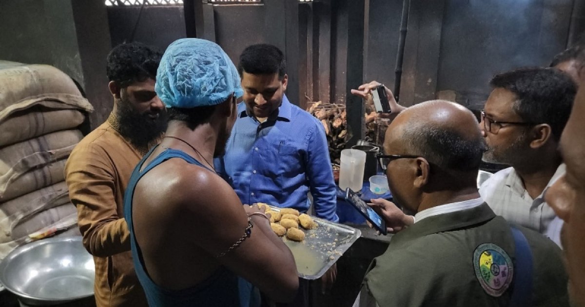 রাজবাড়ীর জনপ্রিয় দুই মিষ্টির ভান্ডারকে ২ লাখ টাকা জরিমানা