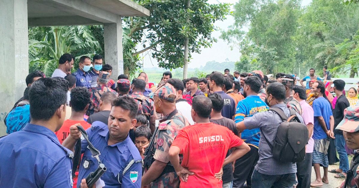 বিজিবির ধাওয়া খেয়ে বিলে লাফ দিয়ে যুবকের মৃত্যু