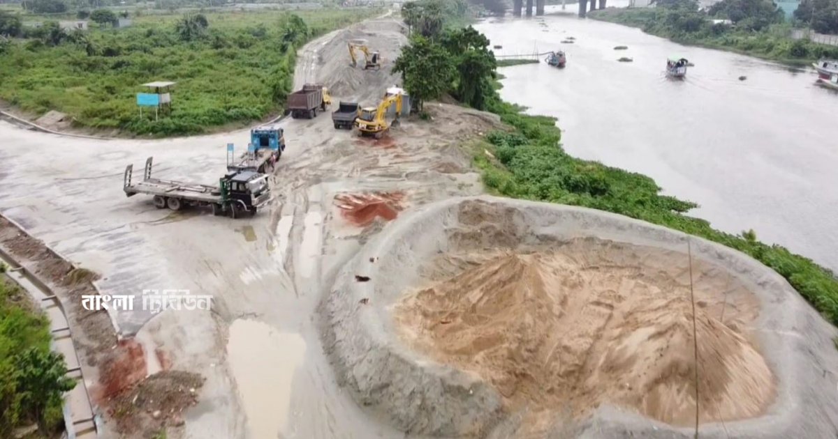 পূর্বাচলে অবৈধভাবে বালুর ব্যবসা, যাতায়াতে দুর্ভোগ