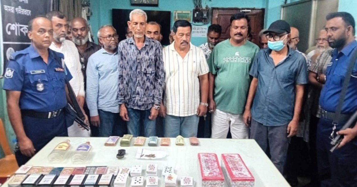 জুয়ার আসর থেকে বিএনপির দুই নেতাসহ আটক ৩৫
